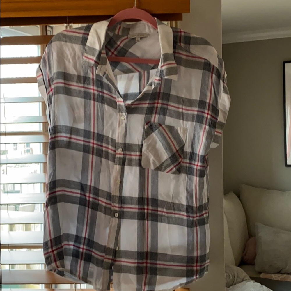 Plaid short sleeve button down shirt
